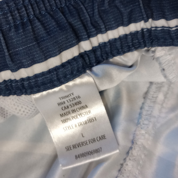 TRINITY Collective Men's American Flag Swim Trunks‎ Size Large - Picture 4 of 5